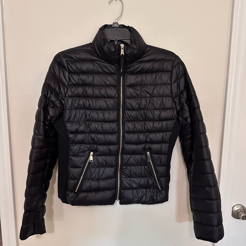 Black cropped puffer jacket
